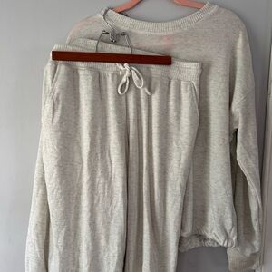 Joe Fresh Cozy Light Gray Sweatshirt and Joggers Set